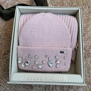 NWT Steve Madden Hat and Scarf Set
